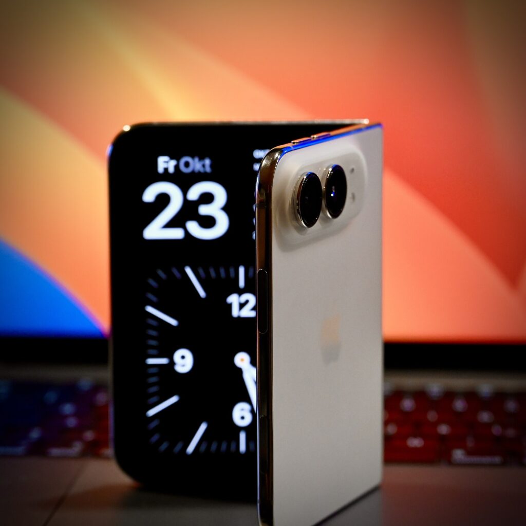 Apple Releases DIY Repair Guides for iPhone Duo Amid Cracking Issues
